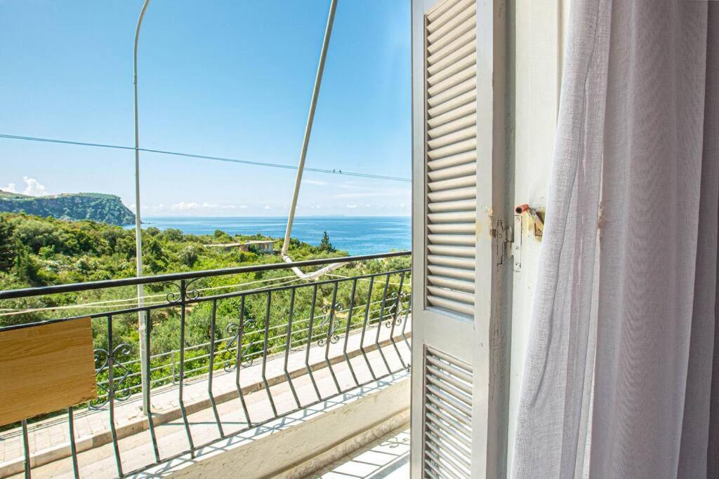 Blue Maraci 2 - Sea View, Kitchen, Beach Access Apartment Himare Exterior photo